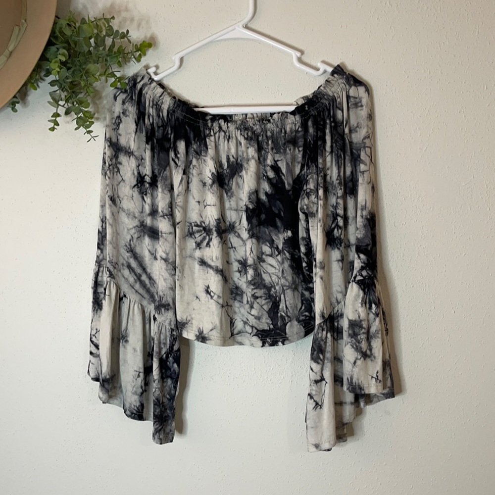 Tie-Dye Off-Shoulder Bell Sleeve Top - Black & White
